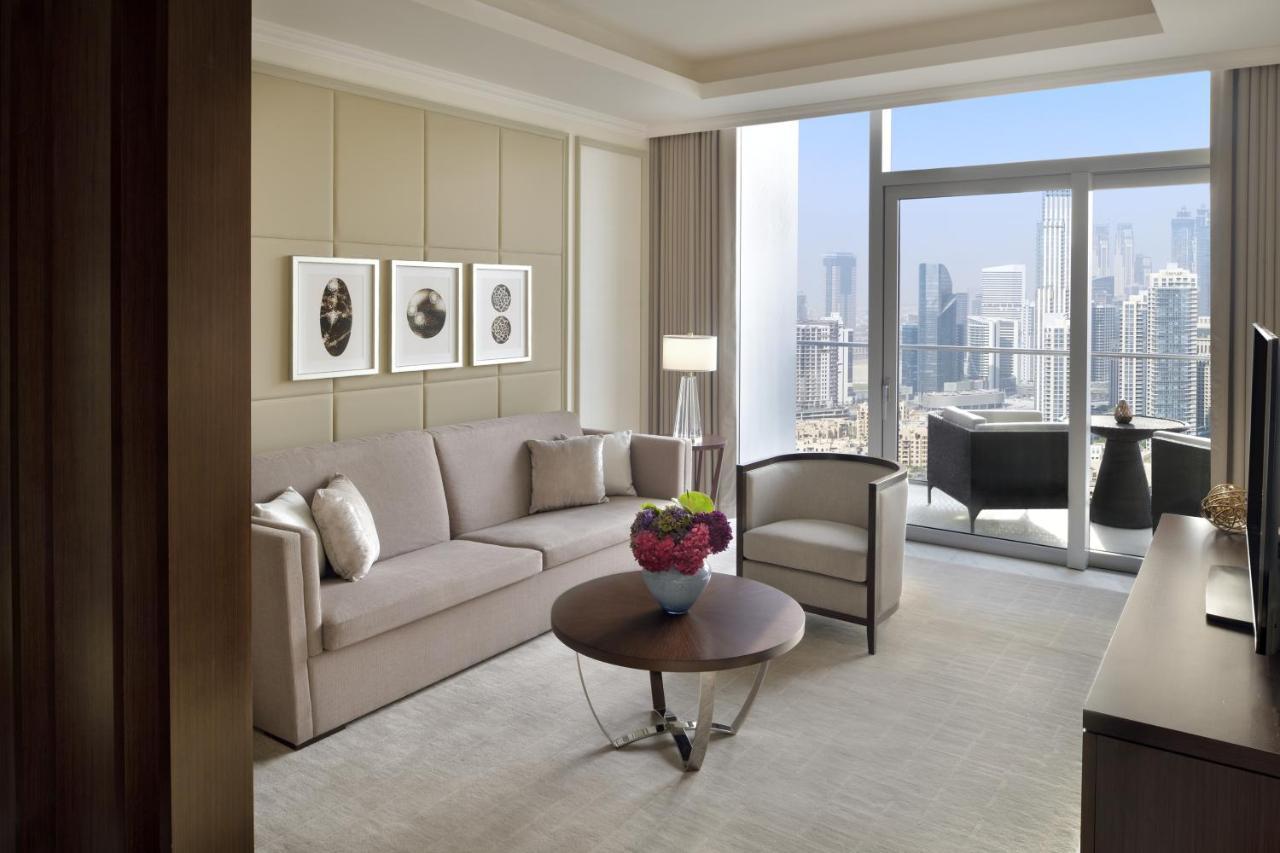 Address Dubai Mall Hotel Exterior foto A living room at the Ritz-Carlton, DIFC